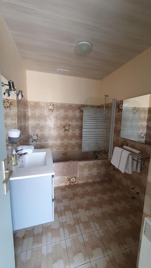 איגוס-מורטס Appartement La Tour Du Sel מראה חיצוני תמונה